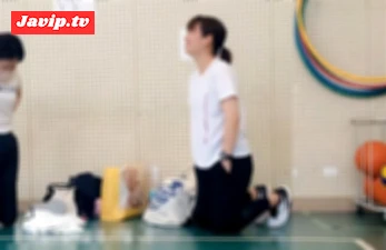 fc2ppv-4660458 - 奥さんバレー着替え