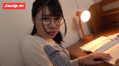 fc2ppv-4661352 - 【今だけ特別割引!】ぱいぱんメガネ女子がおじさんとする非常にエロいセックスの一部始終