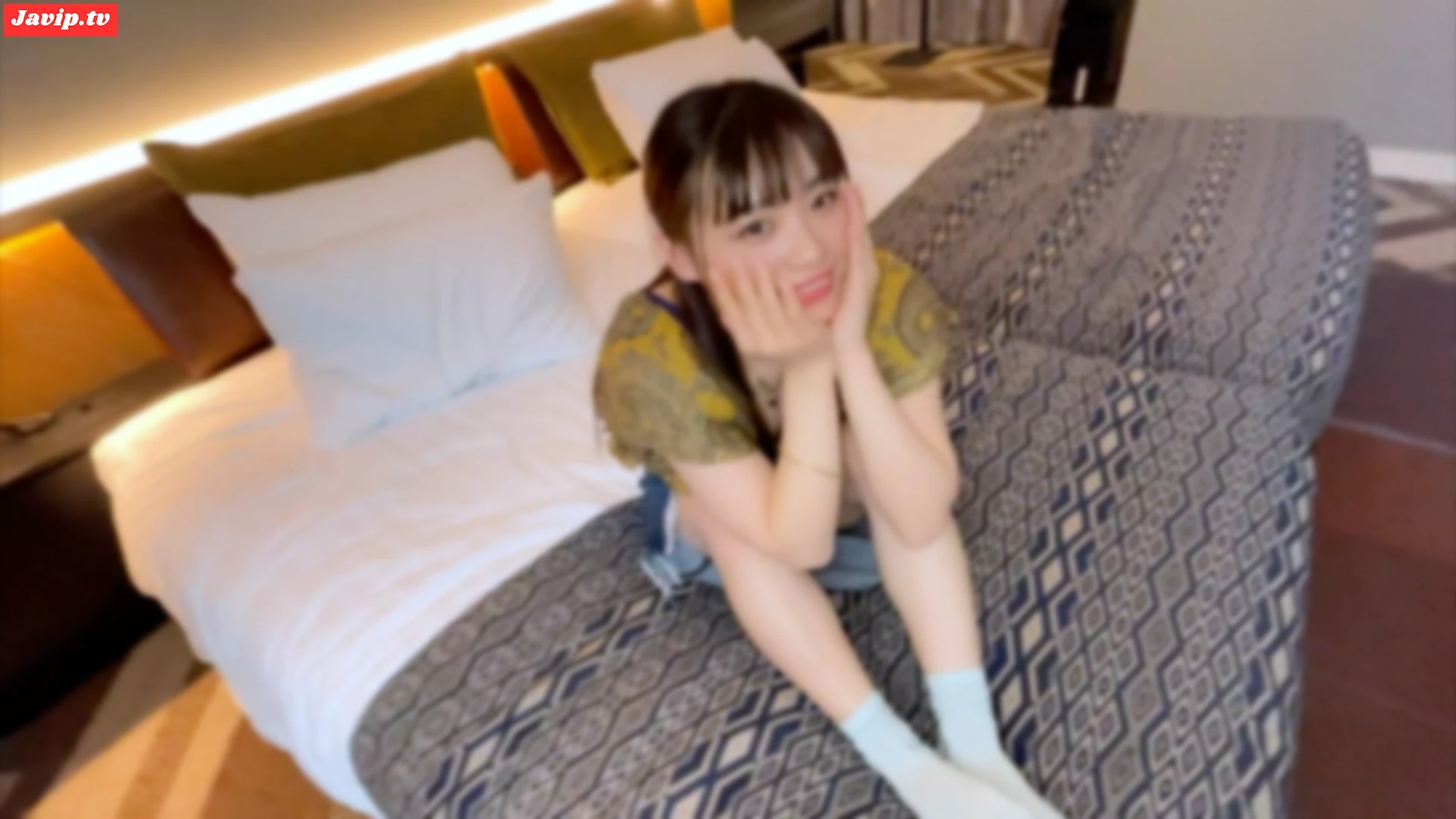 fc2ppv-4630567 - 史上最高の可愛さ **大生18歳。アイドル級に可愛い顔で剛毛に巨乳、甘えてくるのには我慢できずに中出し。 - FC2PPV動画をオンラインで視聴 - jaVip