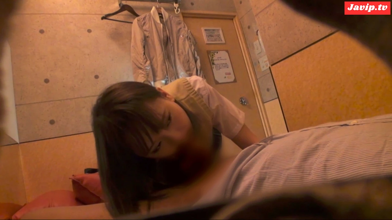 fc2ppv-4680345 - 【制服リフレ】Hカップ爆乳の激カワセラピスト。健全店なのに「裏オプありますよ？」と自ら営業かけてくるいけないこをお仕置きしました。 - FC2PPV動画をオンラインで視聴 - jaVip