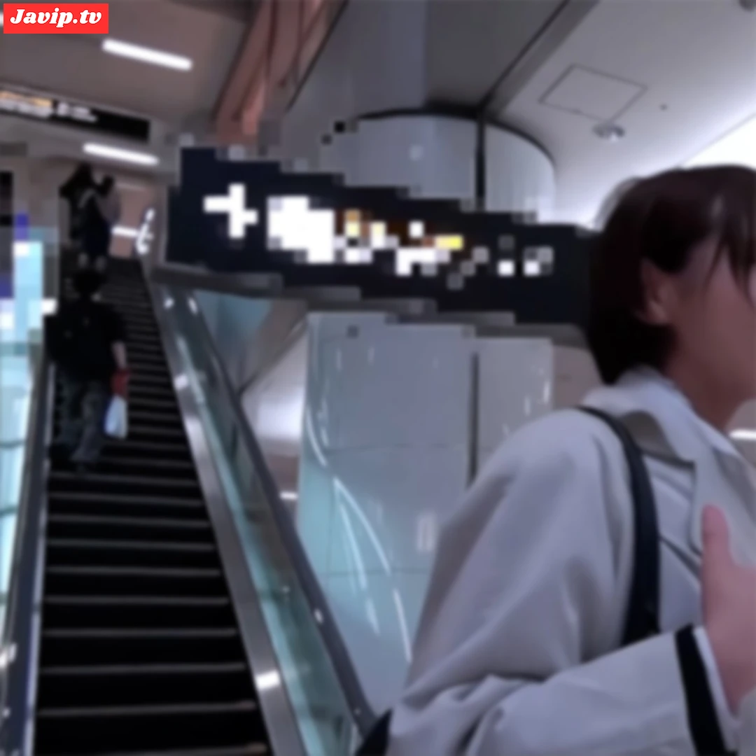 fc2ppv-4684142 - ※先着順即終了※【社内 バ.レで人生終了】新卒22歳CA/勤務先空港で職場冒涜屋外羞恥行為 → 提携ホテルで滑走路眺めながら侮辱生中出し撮影。おまけで人前でし ョ う 便させた。 - FC2PPV動画をオンラインで視聴 - jaVip