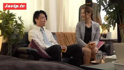 FC2PPV-4622495 - 年下男*に私なんてと最初は笑っていたけど…最後はおばさんなのに、本気の中出し！　その1