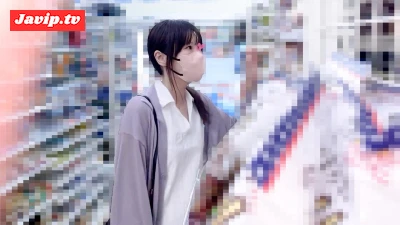 fc2ppv-4640700 - 垂れ乳巨乳の美人妻が純白の透けパンティずり落ち阻止してオマンコ丸見えの神ローアングル【街撮り/素人】