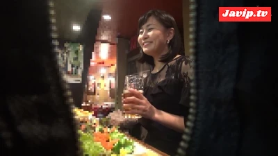 fc2ppv-4639375 - 【人妻ナンパ】「相席OKってことはヤル気満々？！」隙を見て速攻で家に連れ込み即ハメ！【12/25】