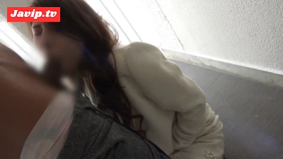 fc2ppv-4647515 - 【素人・野外】鼻筋くっきり美顔、美脚で完璧スタイルの37歳人妻。 団地の共用部分で、誰か来るかもしれない興奮を味わいながら不倫セックス絶頂。