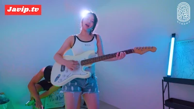 fc2ppv-4656054 - 台湾無修正【台湾No.1ナンパ師】禁欲系バンド美女が理性崩壊！絶頂潮吹きで精液を求め続ける…」