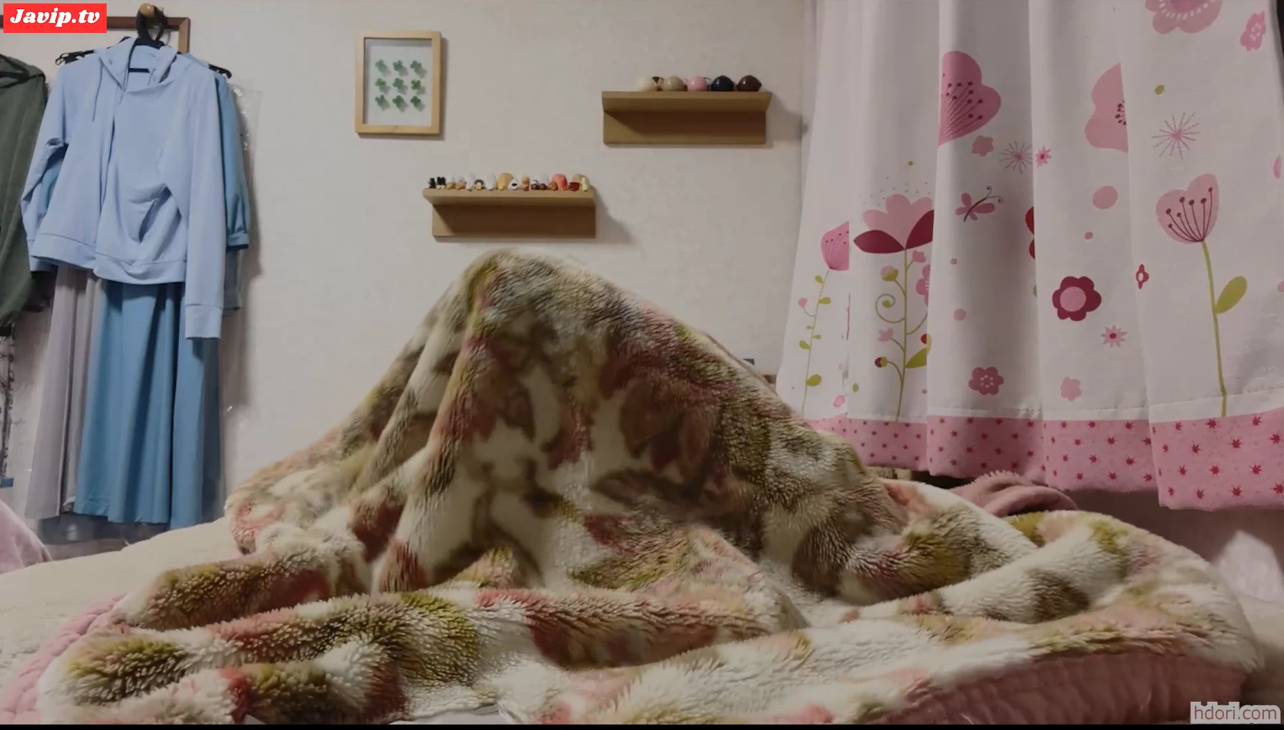 fc2ppv-4657328 - うつ伏せオナニー　大股開き、ガニ股でクリトリスを指で手マン - FC2PPV動画をオンラインで視聴 - jaVip